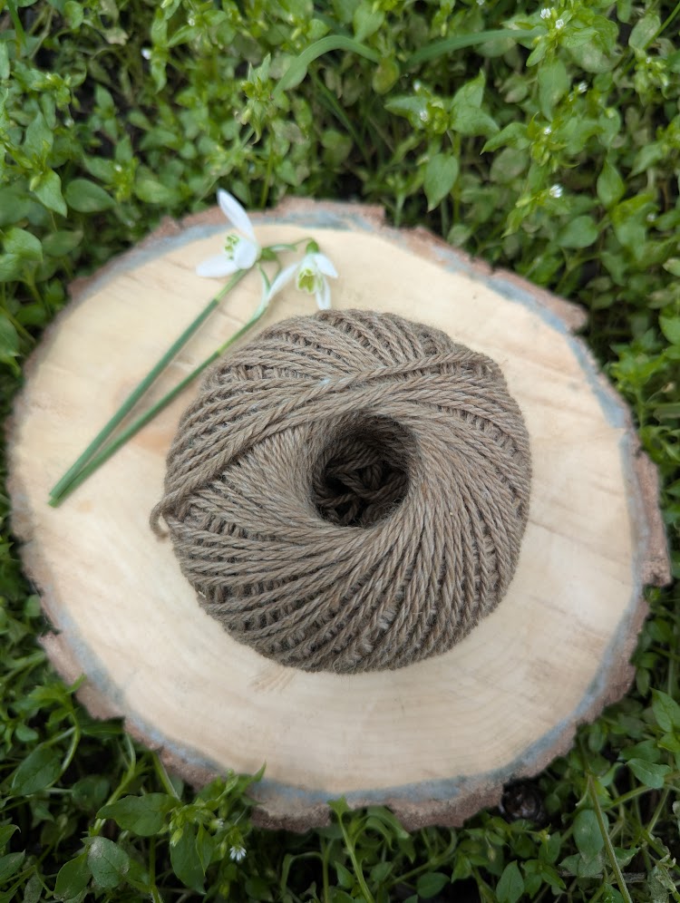 soft alpaca yarn in a sand dune colour. 50g ball.