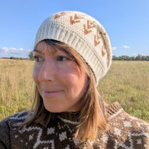 crochet alpaca slouch beanie in white and brown