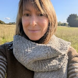 Shetland wool scarf in Tern grey