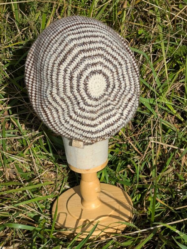 Striped alpaca beanie - Image 4